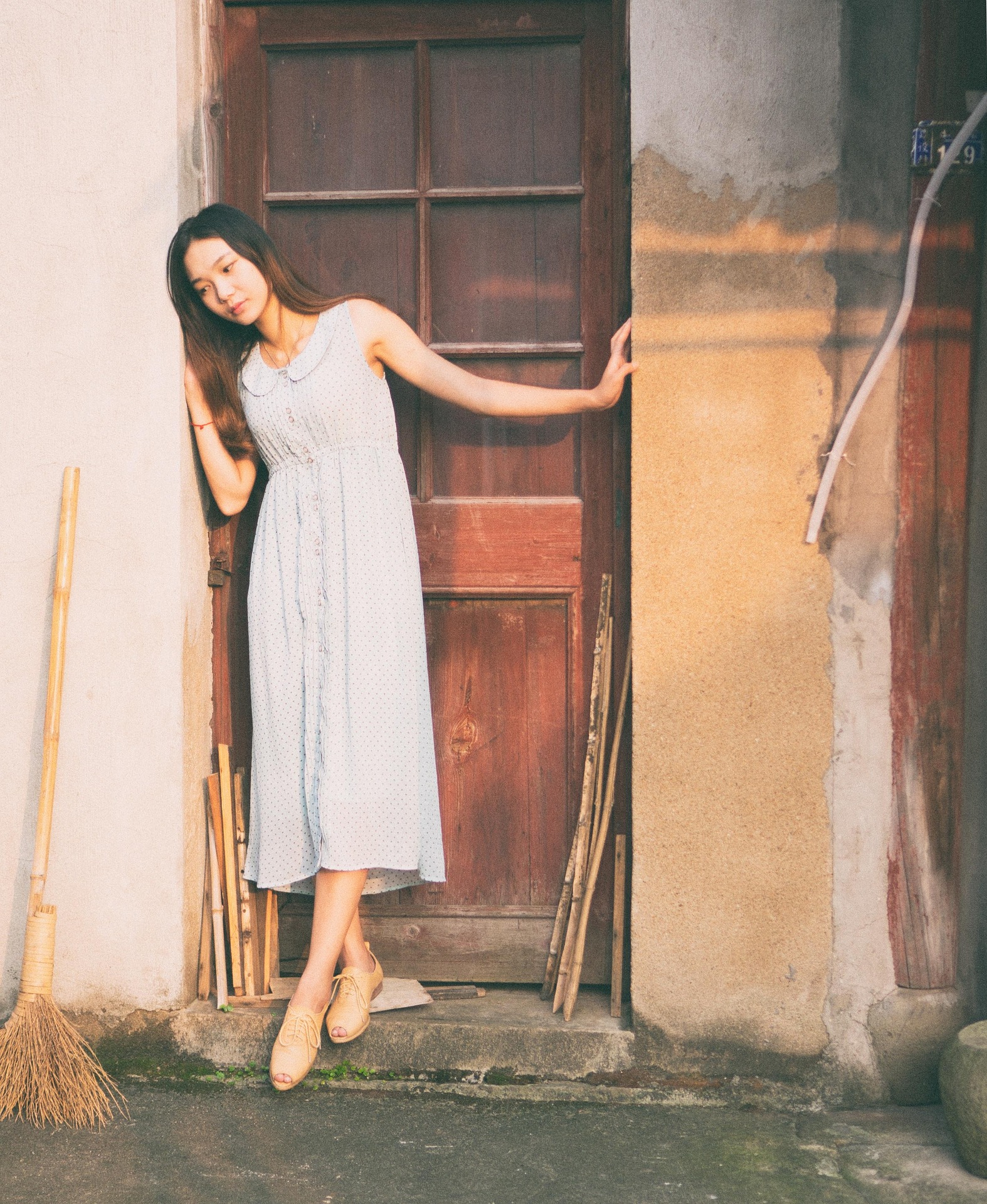 Wie zijn oude kleding lang genoeg op zolder laat liggen